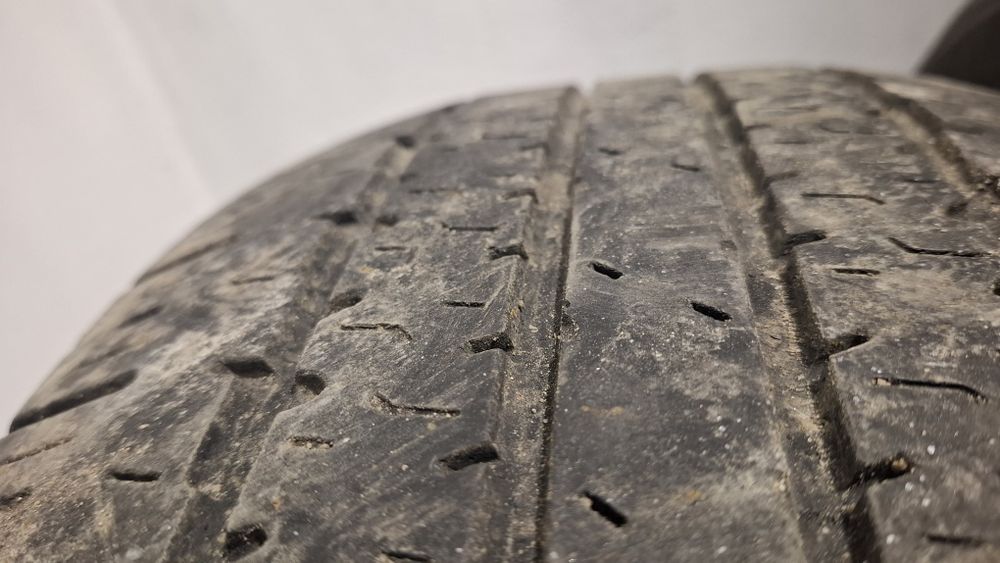 Продам летние шины на R17