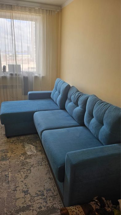 Диван отличное состояние, находится в Астане