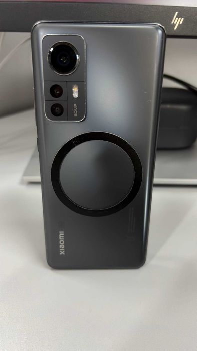 Продам Xiaomi 12 (12/256 ГБ)