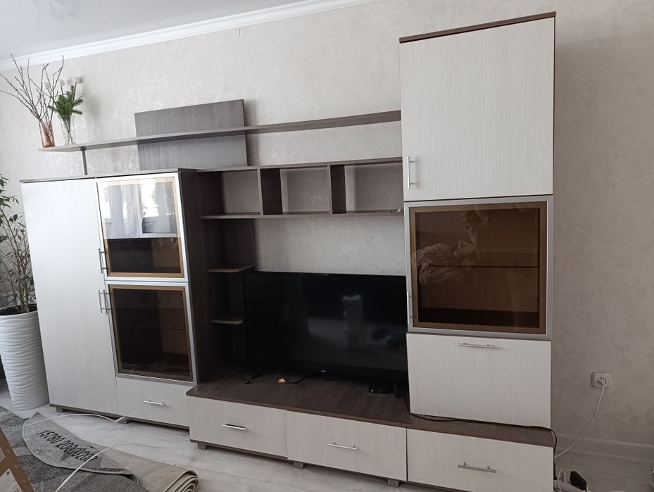 Продам шкаф в гостиную