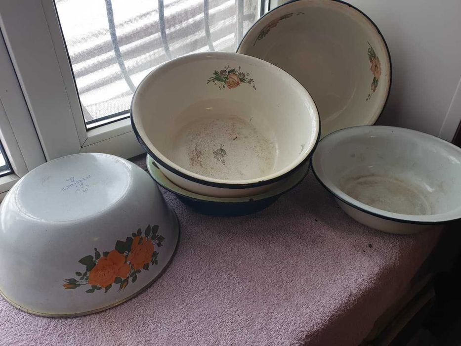 Набор эмалированной посуды для дома и дачи