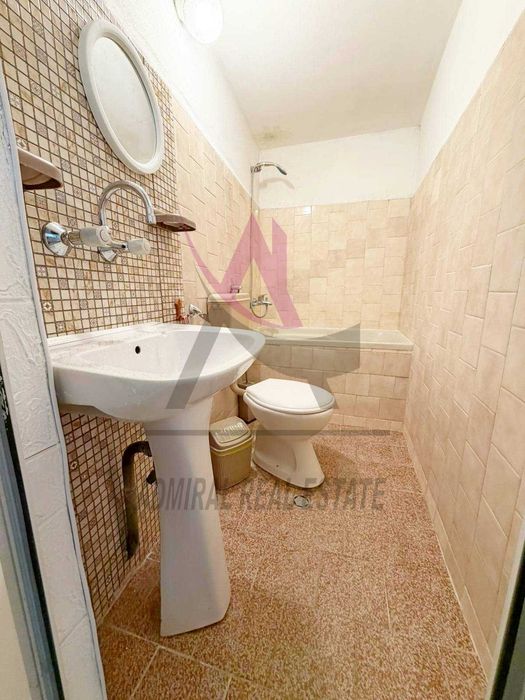 Дава се под наем Тристаен апартамент в Варна, Колхозен пазар - 75 кв.м за 448.8 € - Снимка #3