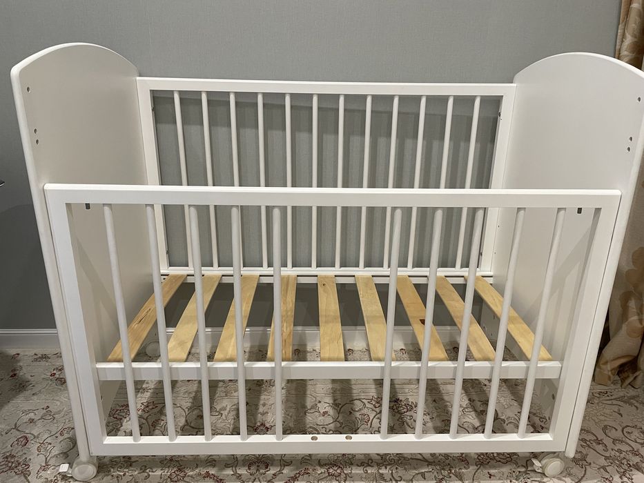 Продам детскую кровать с матрасом