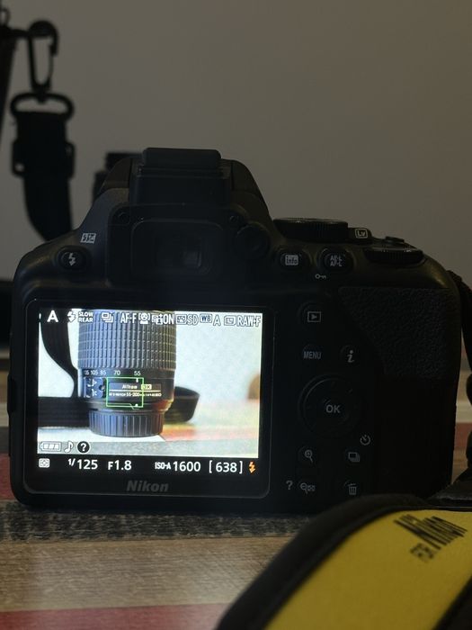 Nikon D3500 с 55-200mm обектив