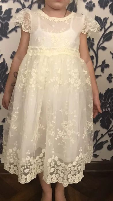 НОВОЕ нарядное платье для девочки 3-4