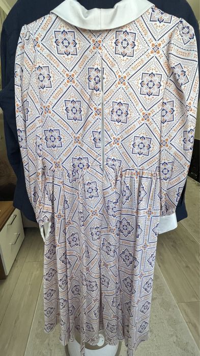 Продаю платье шелк