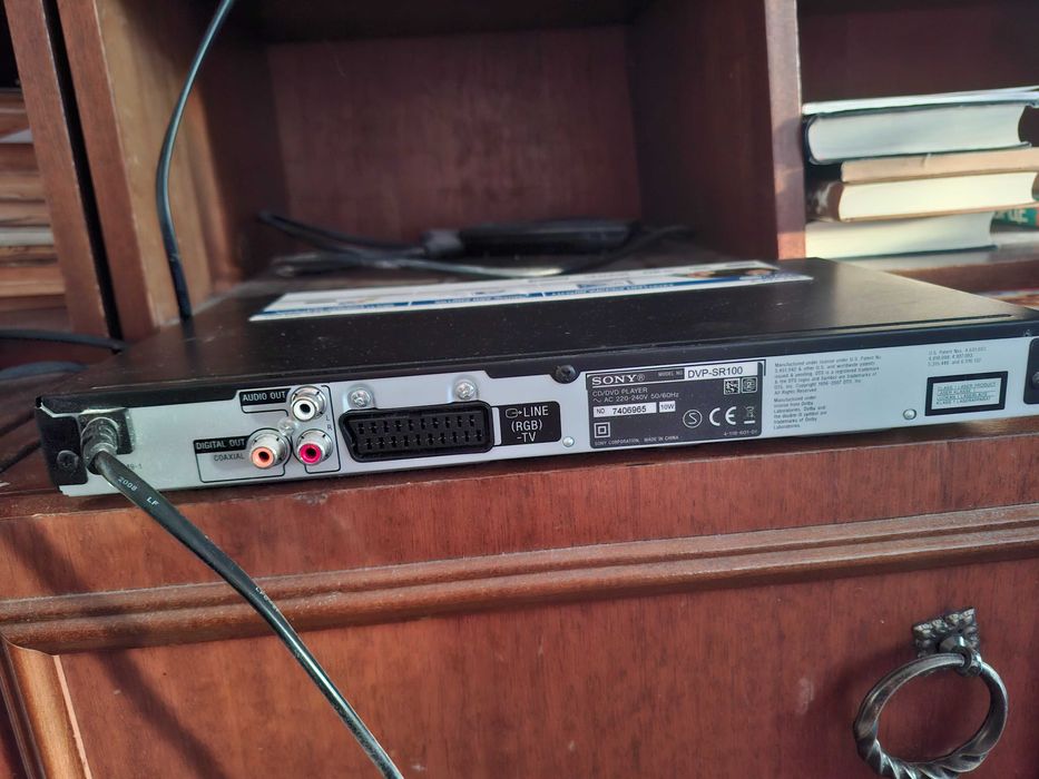 Sony DVP-SR100 DVD Player