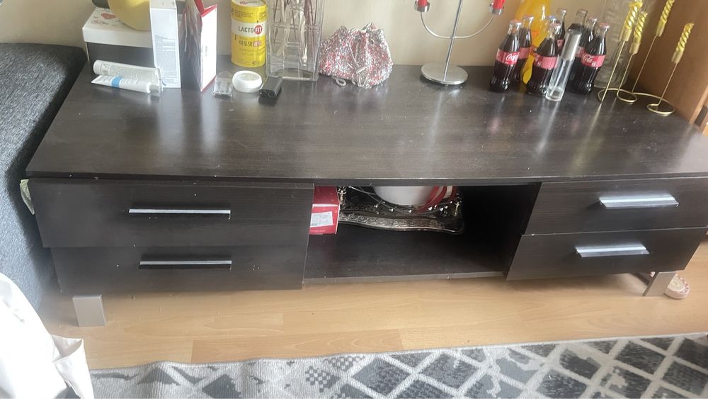Продам тумбу под телевизор