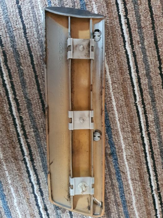 Продаю молдинг 210 мерс листва