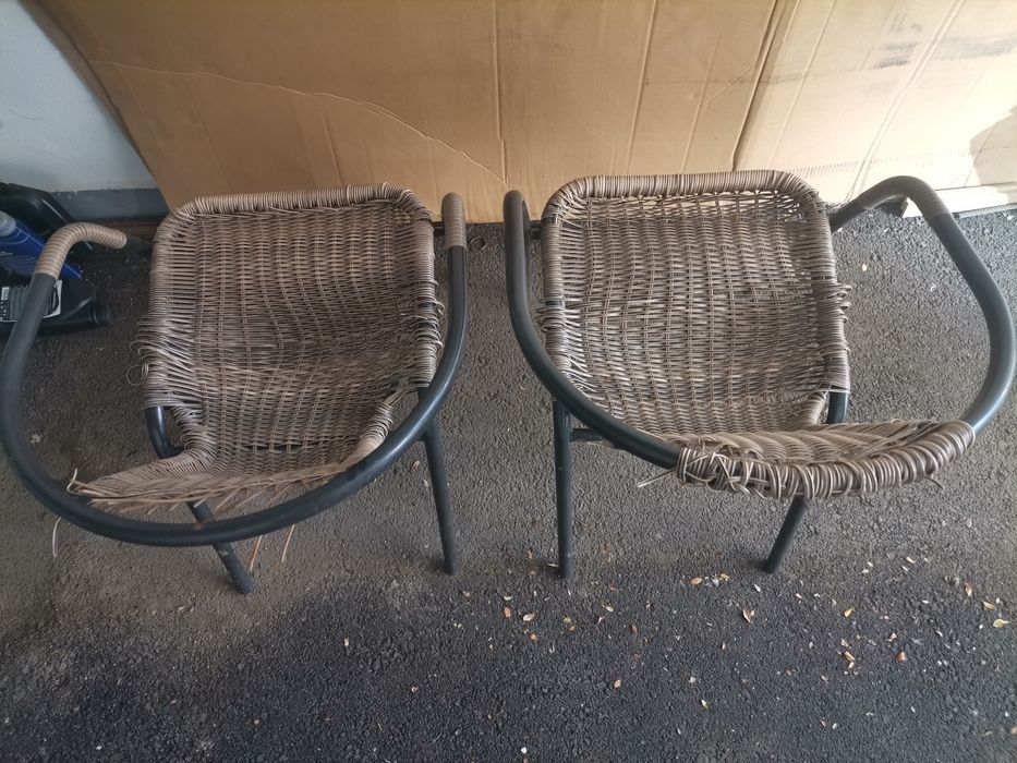 Плетени градински столове