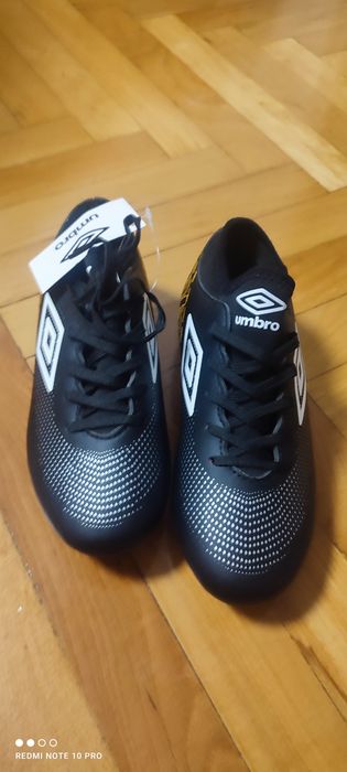 Детски маратонки Umbro нови 33,5