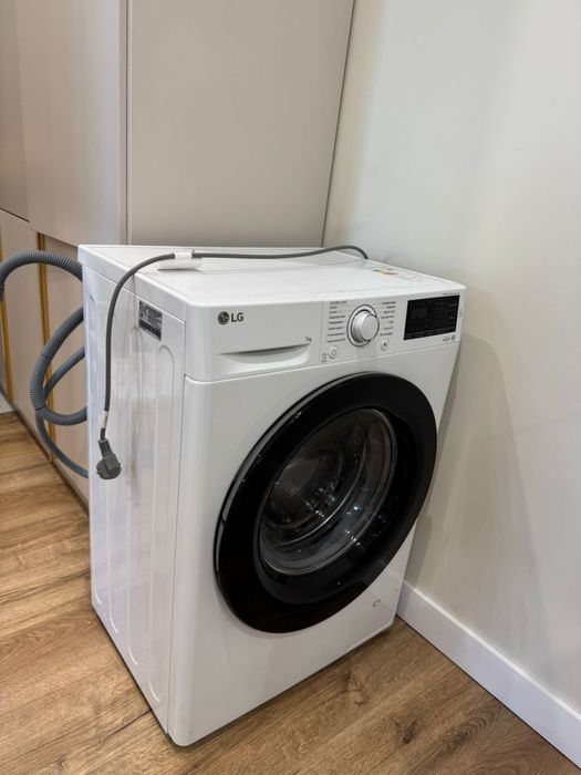 Продаю стиральную машину