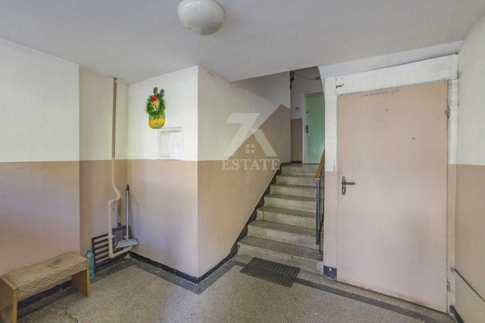 Продава 2- стаен апартамент в ж. кв. Борово- гр. София