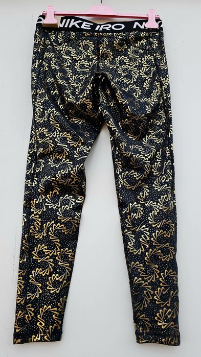 Nike оригинален дамски клин Л размер нов