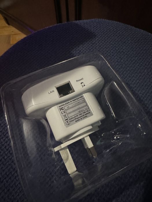 WiFi Бял репитър с 4 светлини