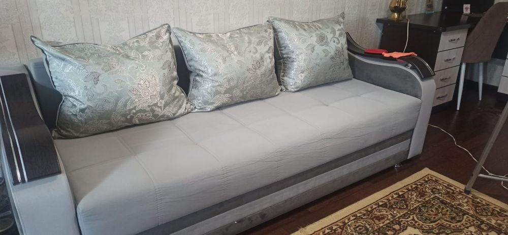 Продается диван.