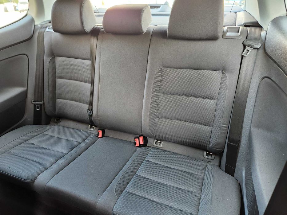 Vând VW Golf 5 gri metalizat, 2005, cutie manuală, 600 euro