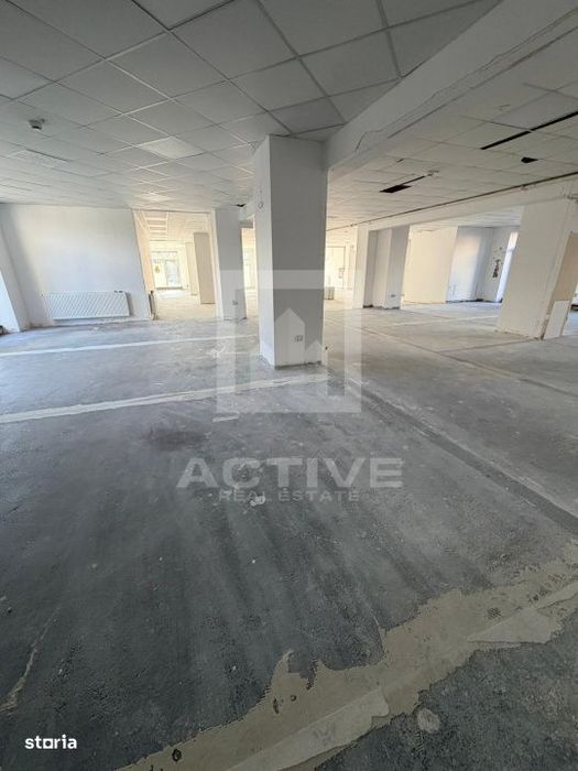 Spatiu comercial // Intre Lacuri
