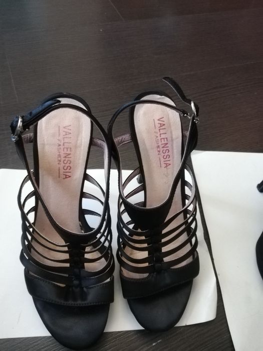 Продам босоножки женские