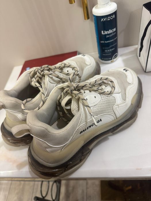 Продам кроссовки Balenciaga