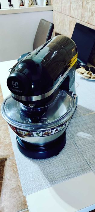 Robot de bucatarie cu tocator Electrolux