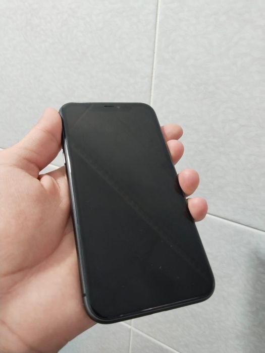 Срочно продам 11 айфон 64 гб