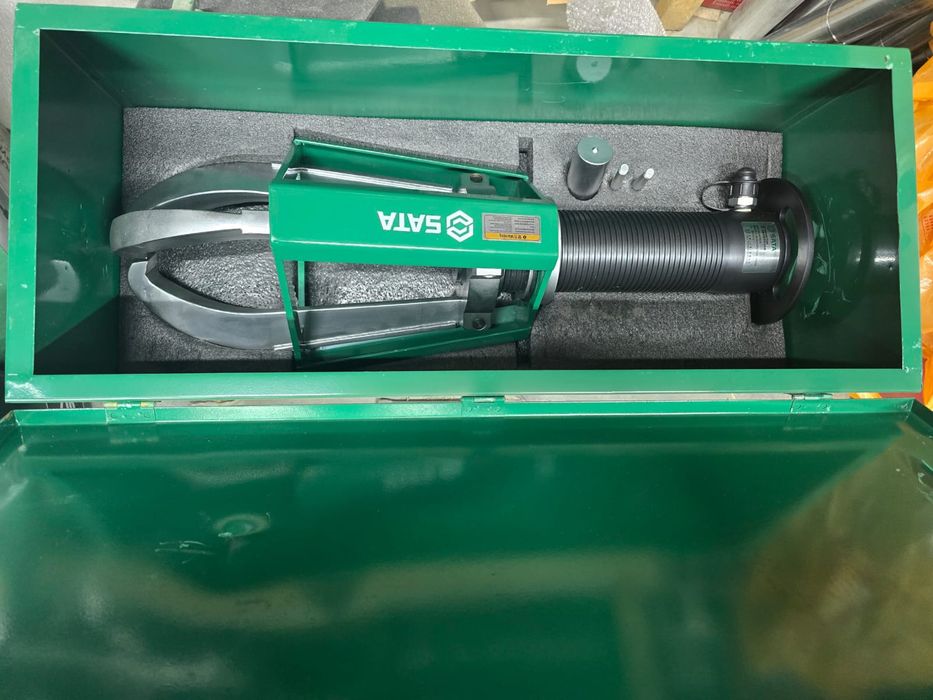 Съемник трехлапый гидравлический 30 т.SATA