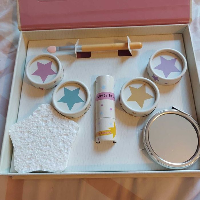 Натурален комплект детски гримове, нетоксичен, безопасни формули