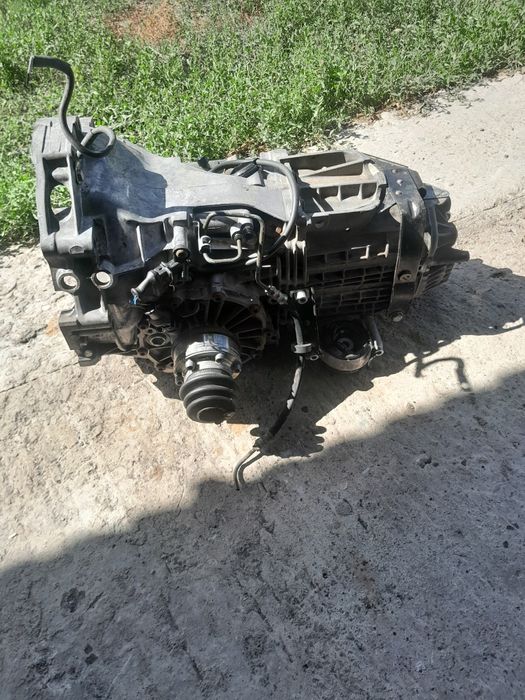 Коробка. Ауди  80 б4 ,пяти ступка