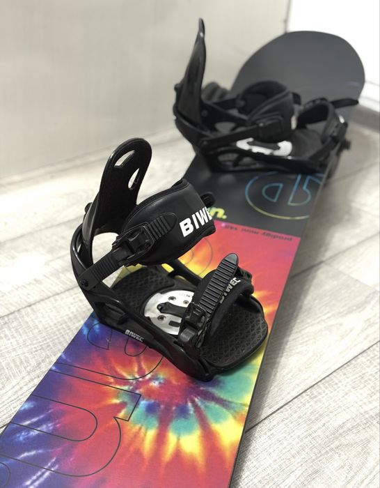 Продам сноуборд с креплениями