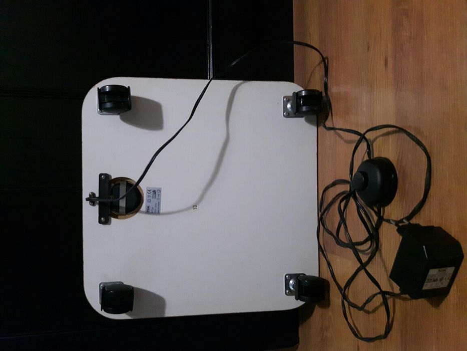 Подложка на колела с лед осветление