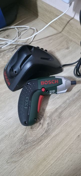 Surubelnita cu acumulator IXO 3,6V Li-Ion Bosch