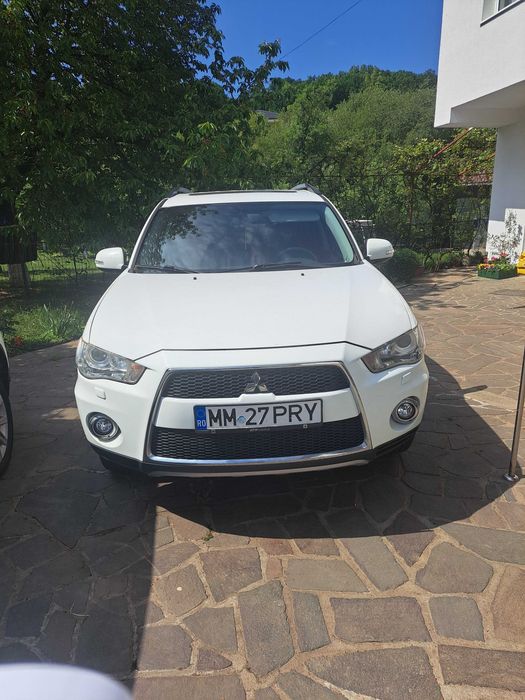 Mitsubishi Outlander 2012