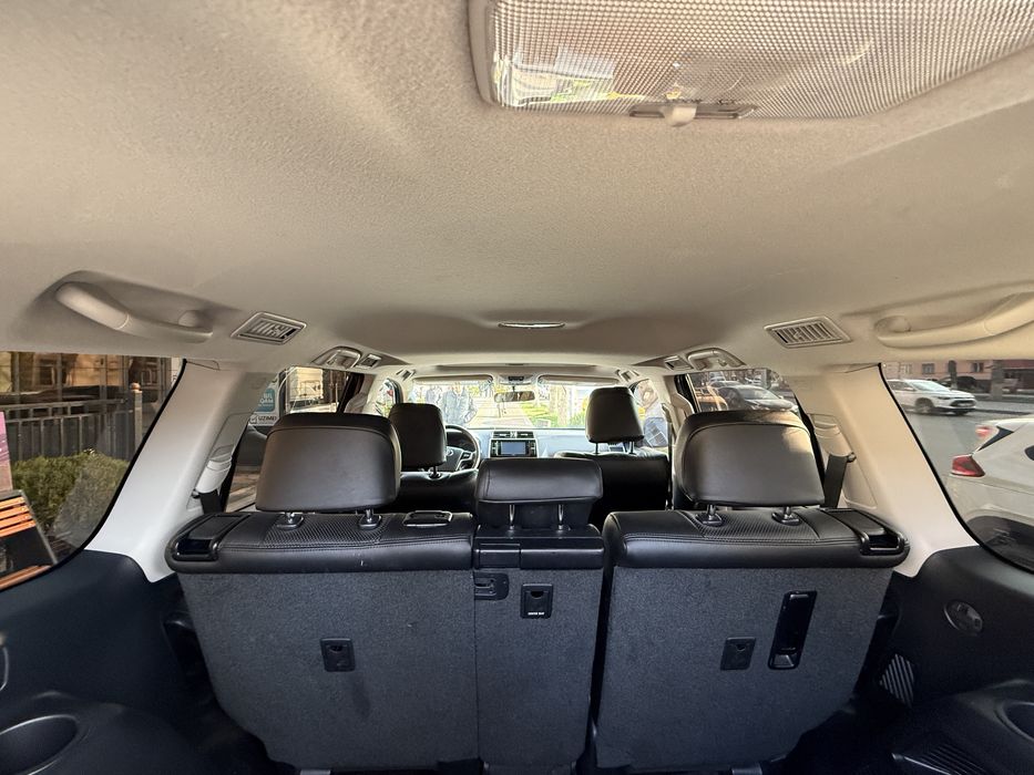 Продам тойота ленд кравсер прада 2023 года без красок без царапин