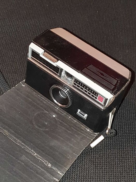 Стар фотоапарат Kodak Instamatic 100 от 1963г.