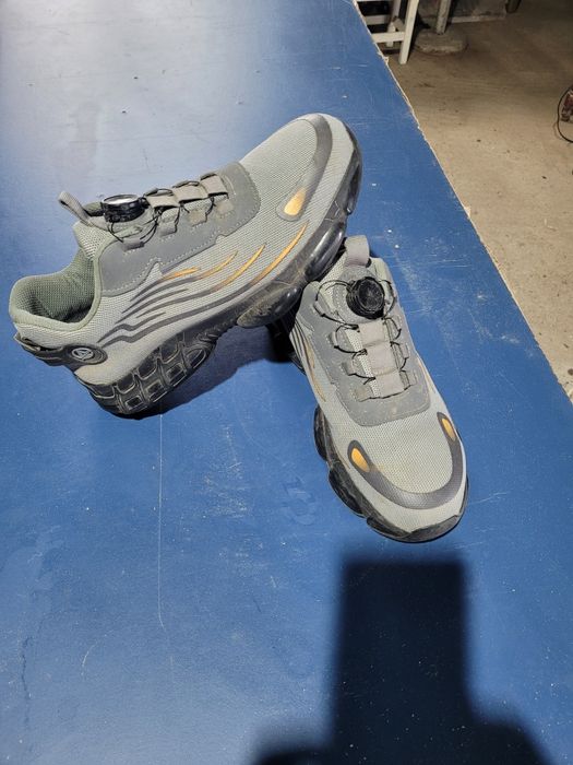 Pantofi de protecție bombeu metalic 43