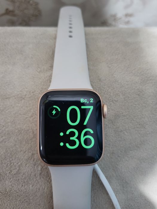 Iphone 13 pro 256 + часы apple watch se 40mm