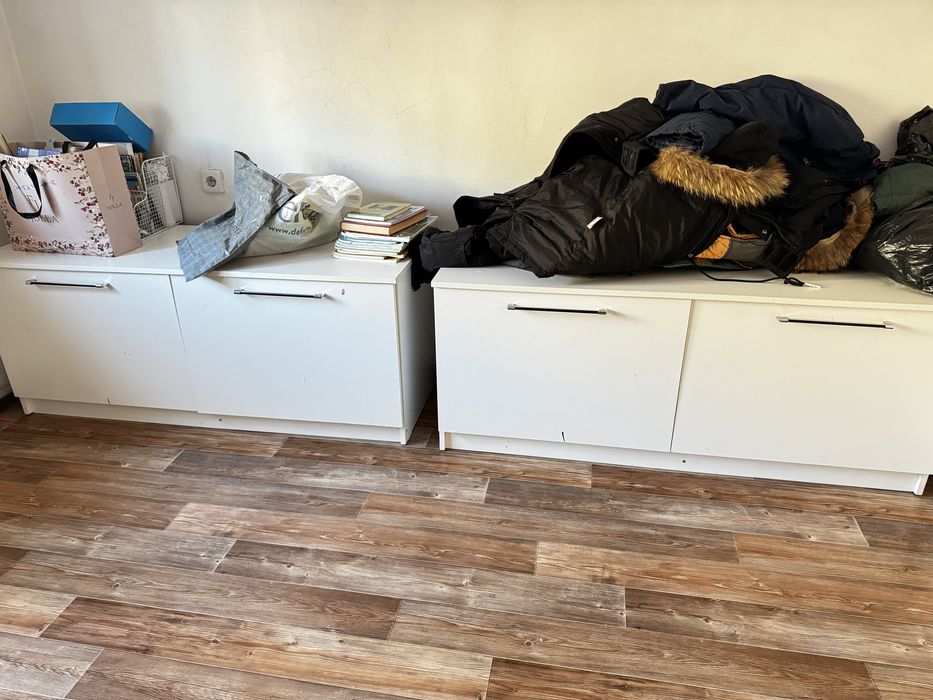 Продам  2 шкафчика