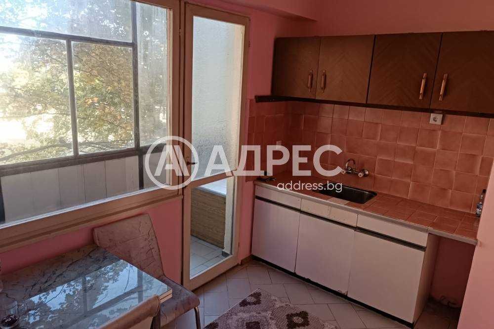 Дава се под наем Двустаен апартамент в Разград, Орел - 64 кв.м за 204 € - Снимка #3