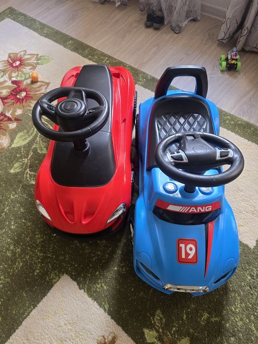 Продам две машинки толокар