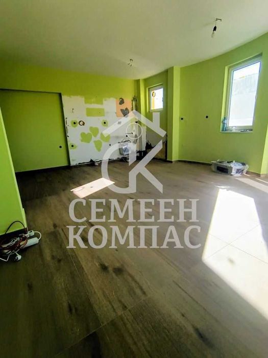 Тристаен апартамент в Кючук Париж