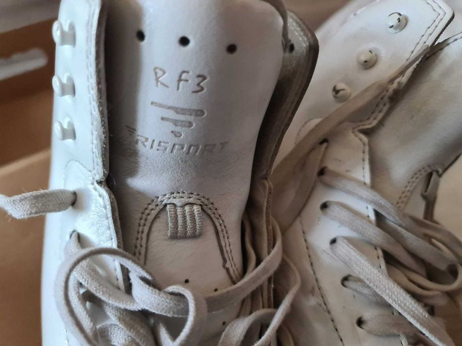 Фигурные коньки Risport RF3 PRO с лезвиями MK Professional