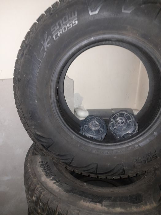 Продам зимние шины б/у.