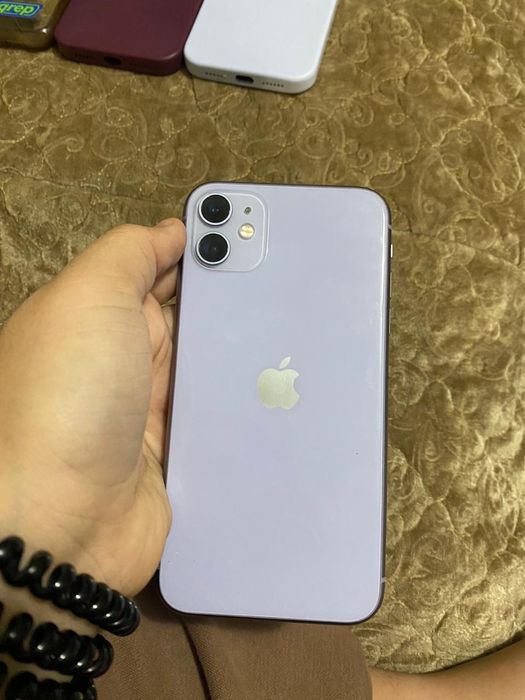 Продам айфон 11 .