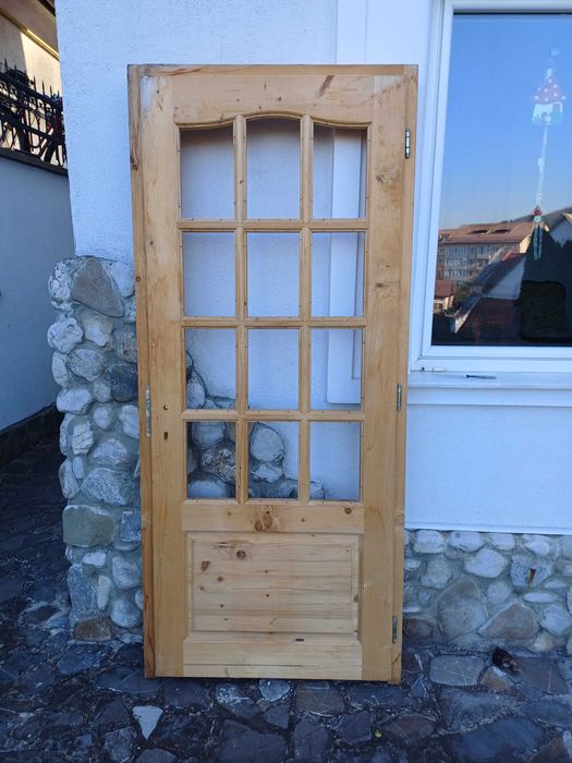 Vand anvelope  vara , hota, chiuvete inox , usa lemn pentru interior.