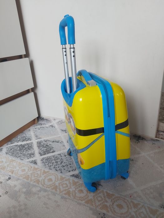 Чемодан детский.