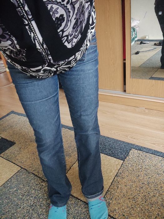 Продам женские вещи, джинсы, кофты