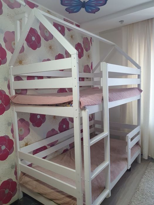 Продам кровать двухэтажную
