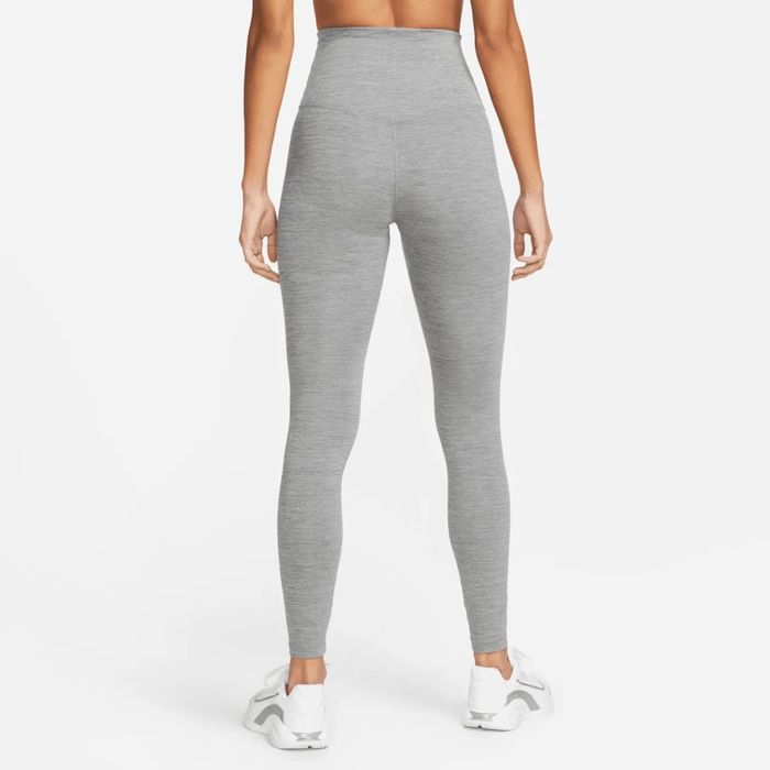 Nike Dri-fit спортен сет клин с висока талия и блуза - 25€