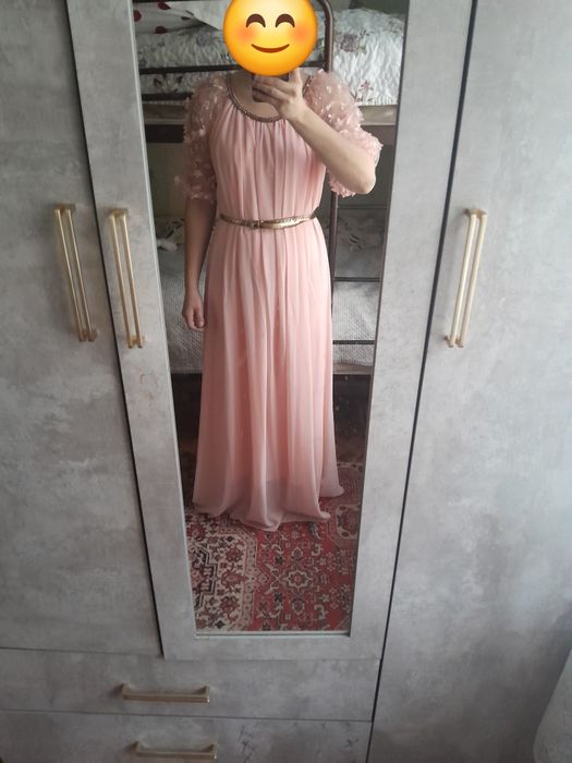 Нарядные женские платья